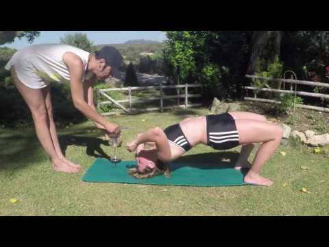 ANAIS - parodie le yoga rosé - FREE CLASS! ;-)  découvrez la salutation au Bandol, le yoga Rihanna.