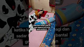 Download lagu Momen lucu ketika bangun tidur tangan jadi bantal guling ‼️‼️#lucu   #guling  #bingung  #shorts mp3