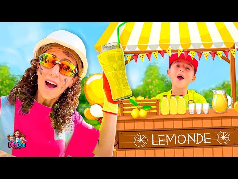 DeeDee and Matteo Learn Helping Others is Important