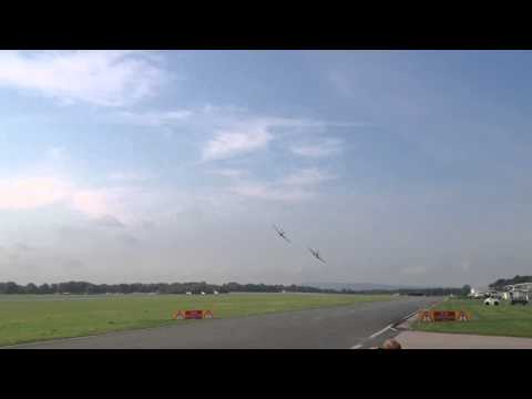 Supermarine Spitfire low pass with a P-51 mustang - original sound - WWII