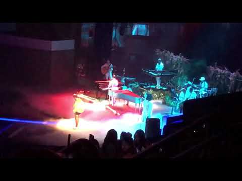 Alicia Keys, Miguel y Pedro Capo