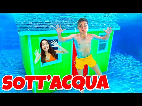 VIVIAMO IN UNA VERA CASA SOTT'ACQUA PER 24 ORE NELLA VITA REALE CHALLENGE! 🦈
