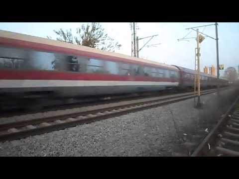 Doua Trenuri Pe M800- 2 Noiembrie 2014/Two Trains On M800- 2 November 2014