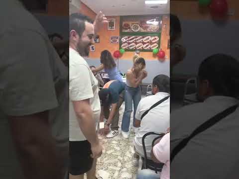 Haciendo de las mias. Hipnosis callejera.