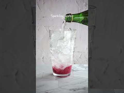 This summer recipe with raspberry is a must try for every cocktail lover. #cocktail