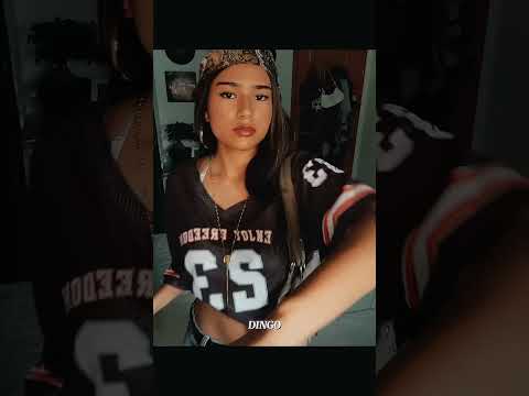 Dressing like the 90’s girl…😍