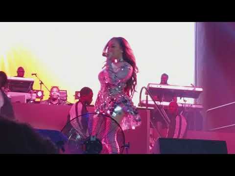 XSCAPE TINY *What the F*** U Gon Do* (SOLO SINGLE) LIVE  REUNION Tour - Norfolk 2017