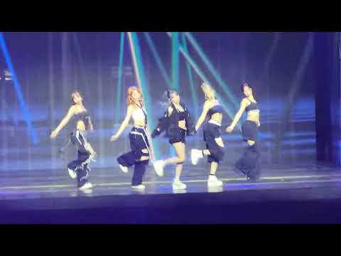 Le Sserafim (르세라핌) - Eve, Psyche, & the Bluebeard's wife (Live at Jiexpo Jakarta) - Flame rises