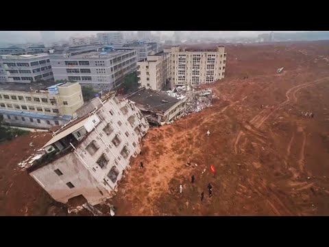 10 Massive Mudslides Caught on Camera