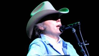 Dwight Yoakam Performs 1000 Miles