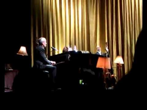 [K.ñano] Hugh Laurie at the HMV Hammersmith Apollo - London Pt.2/4