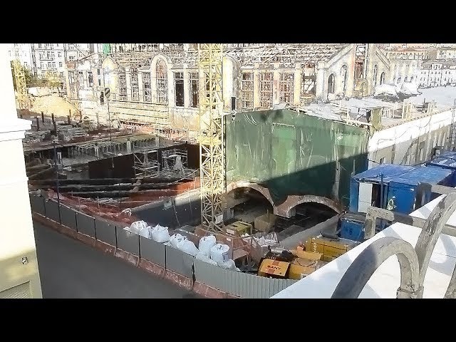 Москву откапывают. 13 метров вниз. Болотная площадь. Старинное метро…