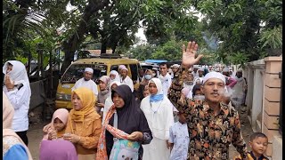 Download lagu Perjalanan para jamaah menuju makam Abah Umar mp3
