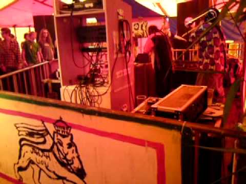 Jah Works [ Jah Rej ft Hornsman Coyote ] pon Irie Vibes Roots Festival 2010, Beljam