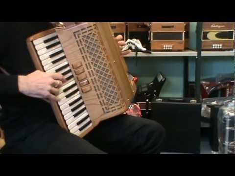 SERENELLINI 72 BASS WOOD FINISH ACCORDIONS