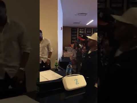 Jon B playing piano while Sisqo Jazz and Ginuwine sing.