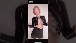 【おっぱい】 tiktok 胸チラ 横チチが丸見え。。。 #Shorts