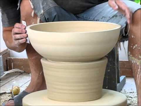 دورة صناعة الفخار اليدوي