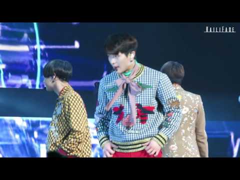 170319 Shinee World Concert V in Toronto - Juliet