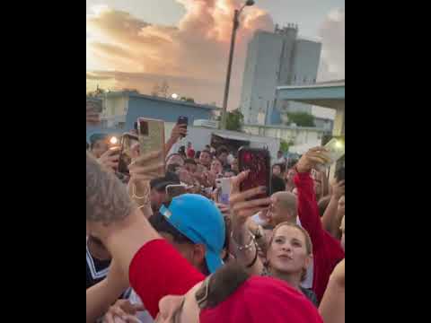 Kiko el crazy sale corriendo Teteo San Juan (Puerto Rico)