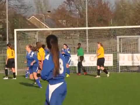 Doelpunt Janelle via corner Julia