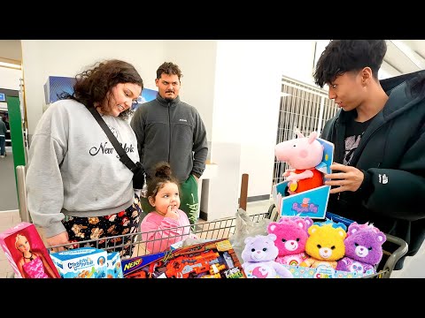 Ray Surprises Kids With Christmas Toys At Walmart!