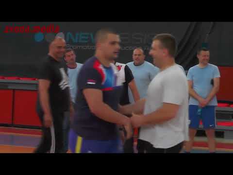 Zvornik: Policajci najjači u nadvlačenju konopca i prvi u malom fudbalu