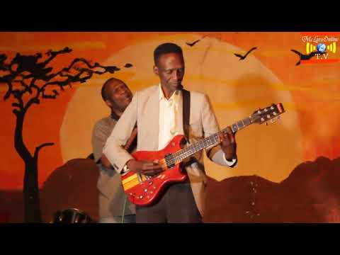 R U N N Family sings Sabhuku1