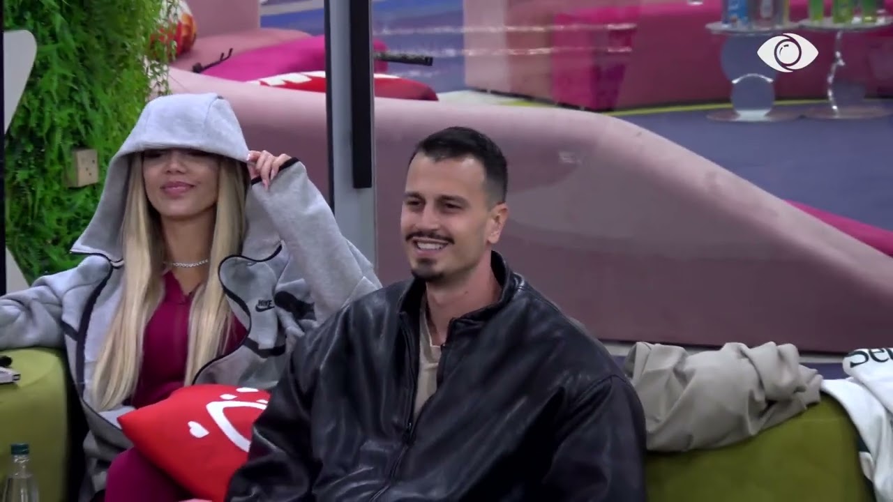 “Tunde moj Selinë…”/ Brikena dhe Mateo këndojnë së bashku me muzikën në sfond