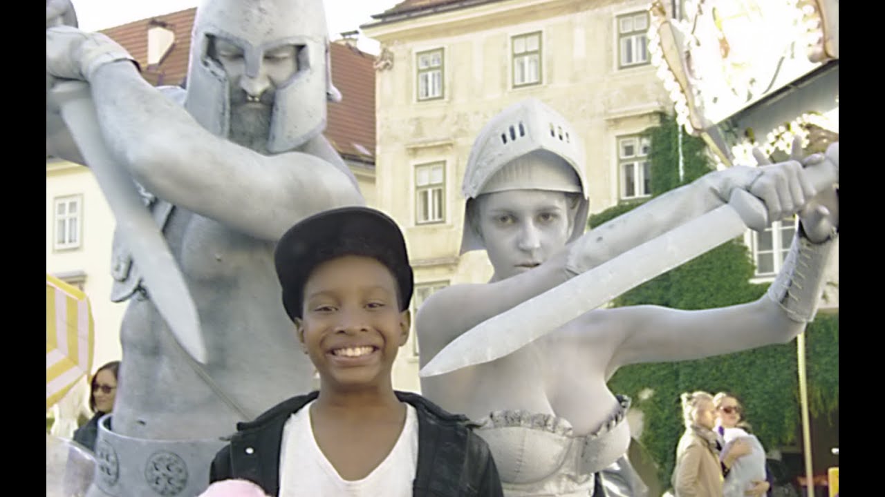 MeTube 2: August sings Carmina Burana