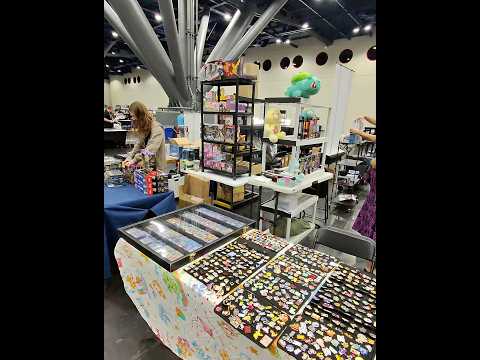 How to get free Pokémon cards at a Card Show (don’t actually try this) #pokemon #fyp #scalper #joke
