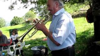 preview picture of video 'Marron y su trompeta en Estoupiellu'