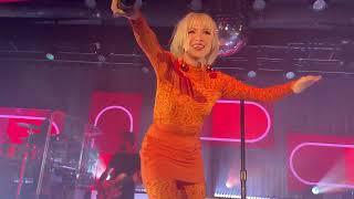 Carly Rae Jepsen - No Drug Like Me (Live) [Dedicated Tour 2019]
