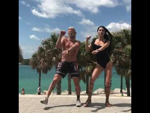 Dançando despacito GIANLUCA VACCHI