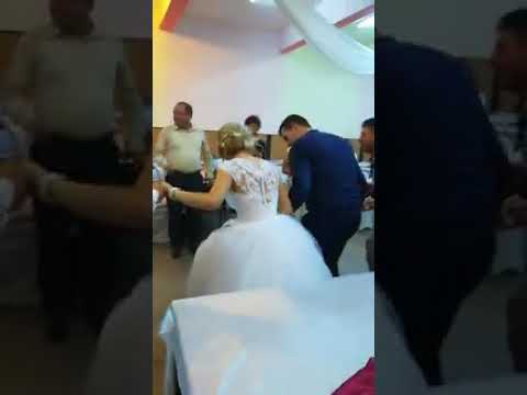 Dimineața la Fărcăseni cu Formatia Badacica Iasi