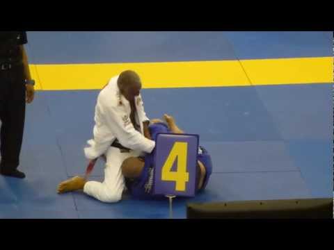 Helvecio Penna vs Jaroslaw Gajek - IBJJF European Open 2013 - Black Adult - Heavy