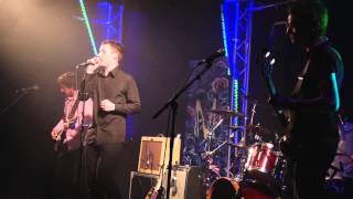 Taxloss Lovers - Being A Girl (live at the Mansun Convention)