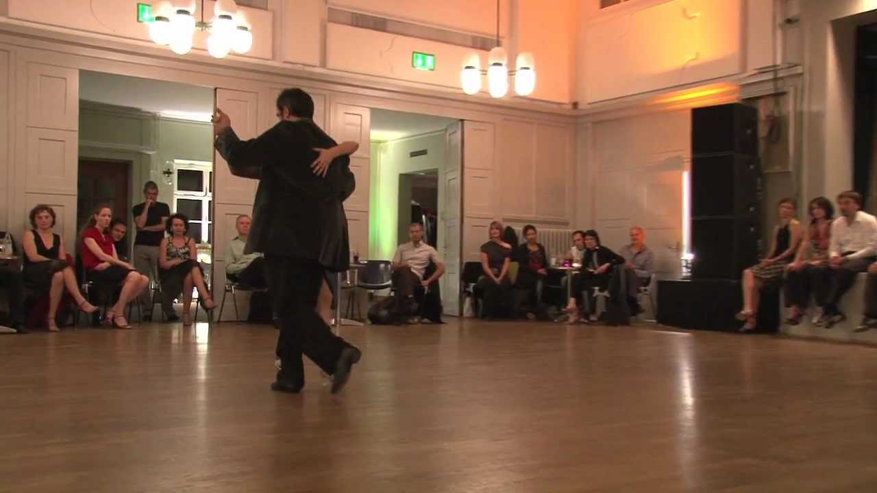 Daniela Pucci + Luis Bianchi tanzen "El Olivo"