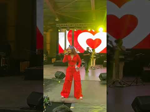 හනාට ආස අය කමෙන්ට් එකක් දාගෙන යමු 😍🌸 | Sanda wage pena - Hana Shafa Live Performance with Yaka Crew