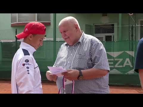 VALAŠSKÉ MEZIŘÍČÍ: Mistrovství ČR v tenise starších žáků