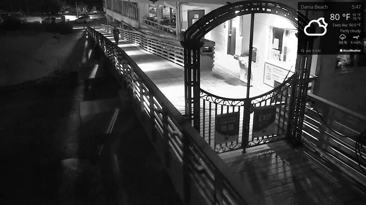 Live webcam view of Dania Beach Pier Cam