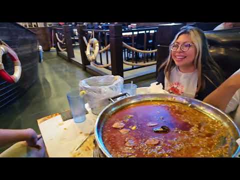 Plato Gigante De Puros Mariscos Flaming Crab Restaurant En Wilkes Berry PA