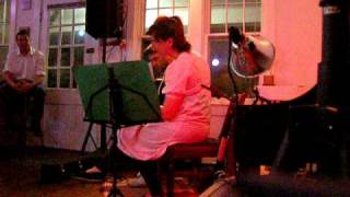 Much Farther To Go - Rosie Thomas [Live at Quincy]