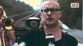 School is cool : Golden grey