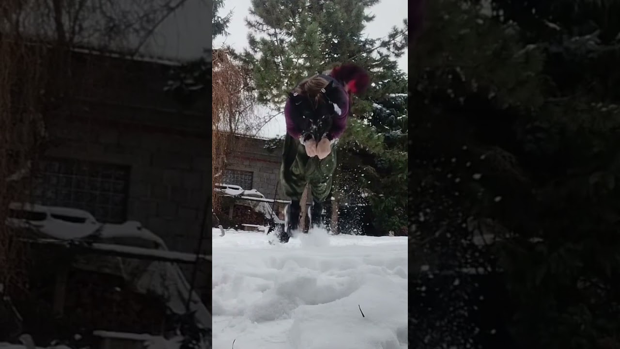 small jump #theriantropy #winter #therianmask