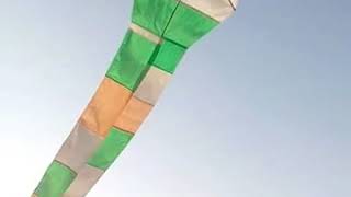 preview picture of video '28 feet long three colours kite'