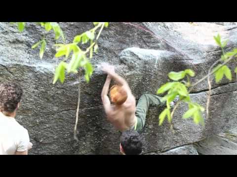 Melloblocco 2011 - double jump  ( Gabriele Moroni )