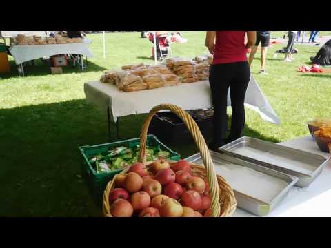 マラソンで体を動かした後は、屋外ランチ！【スイス留学.com】