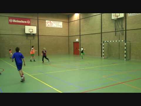 Zaalvoetbal 2010 SJZ -2.wmv