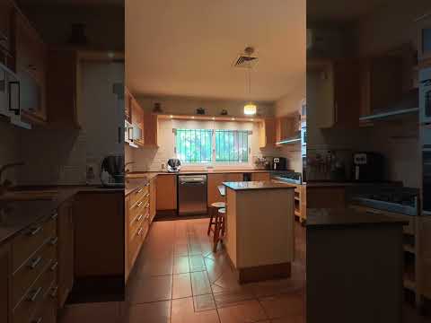 Video de YouTube - Casa en venta 3 o 4 dormitorios + servicio Parque Miramar - Ref 2018